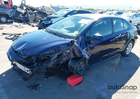 2021 Toyota Corolla Le z USA, uszkodzony, nr VIN JTDEPMAEXMJ168960